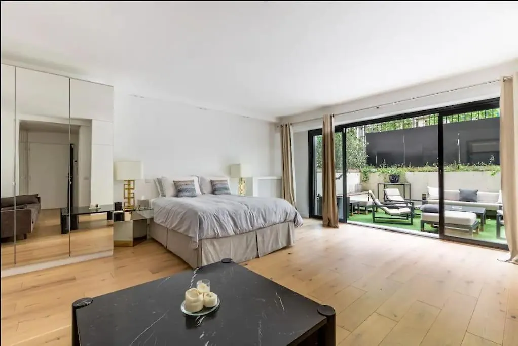 Passy Ranelagh Superbe Appartement Avec Terrasse Париж